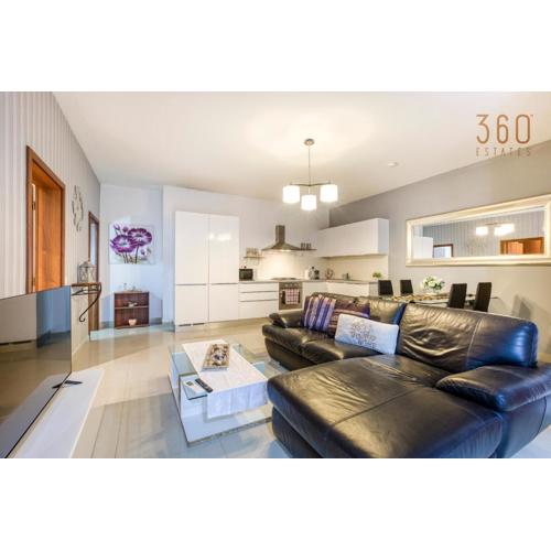 Cosy, fully equipped 1BR home with Private Balcony by 360 Estates