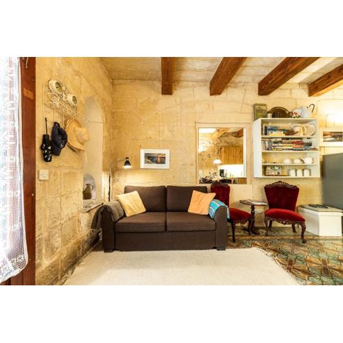Cosy Haven, 96 Triq il-Karita\