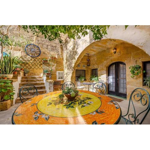 Cosy Hideaways in Traditional Maltese House