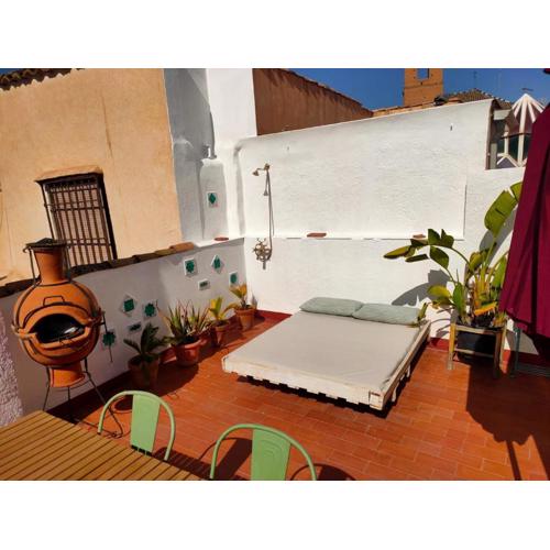 Cosy House, Sunny Terrace, Amazing Views & Outdoor Bathtub!