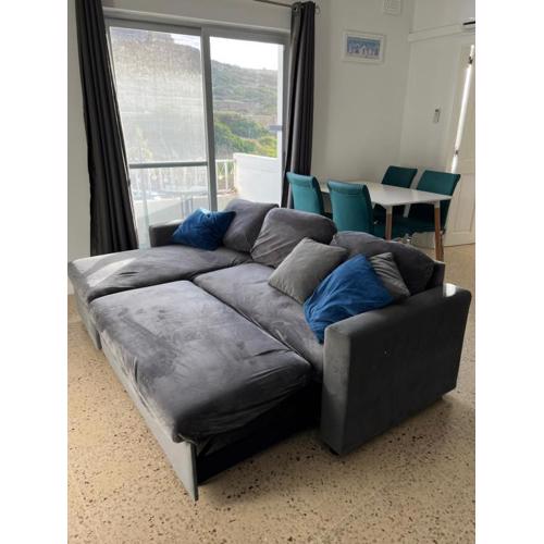 Cosy Seaside 1BR Apartment, AC, Open Views