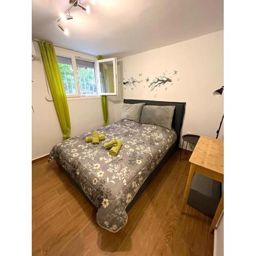 Cosy Victoria Metro Station Flat