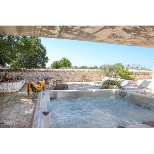 Country Trullo Rosso With Jacuzzi Alberobello