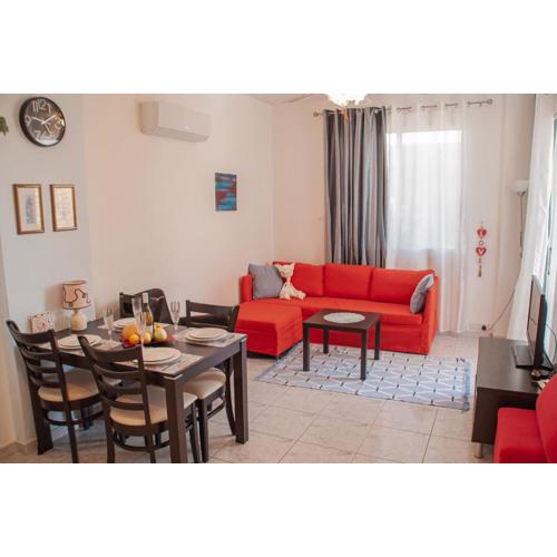 Cozy 1 bedroom apartment in walking distance to the municipal beach