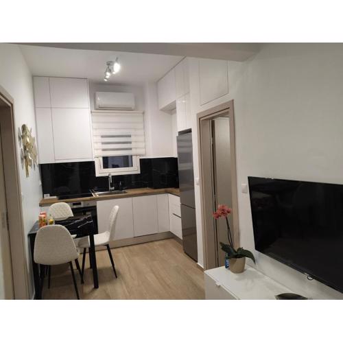 Cozy 1-Bedroom Flat in the Heart of Athens by ΜΡS