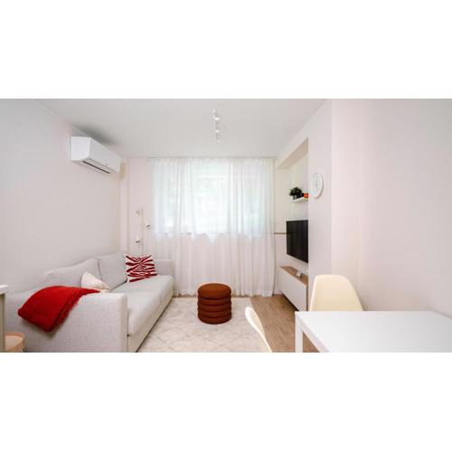 Cozy 1BD Apartment next to NDK