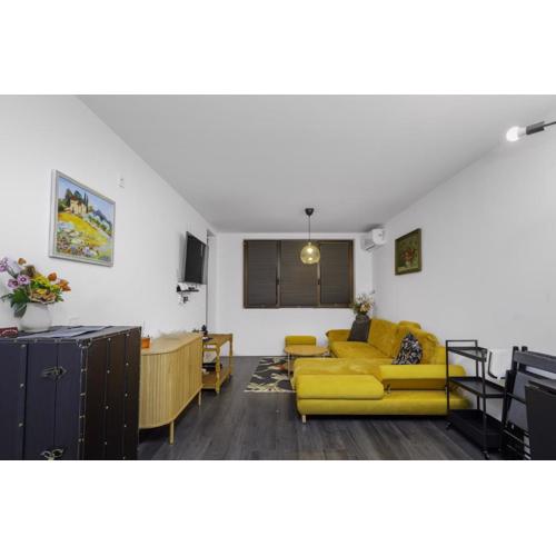 Cozy 1BD Flat Close to the City Center by Flat Mаnager