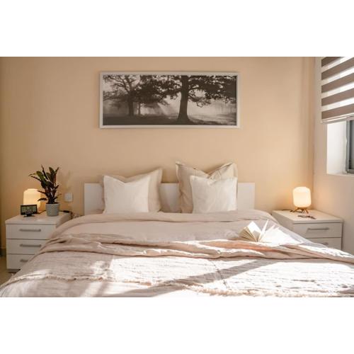 Cozy 1BDR Penthouse in Gzira! Near Beach Front and WiFi