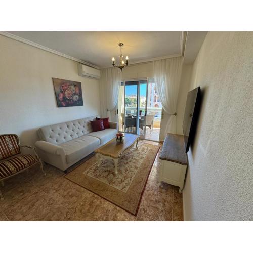 Cozy 2 bedroom apartment near Los Locos Beach