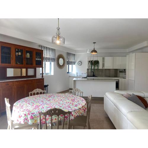 Cozy 2 bedroom Apartment near Seafront