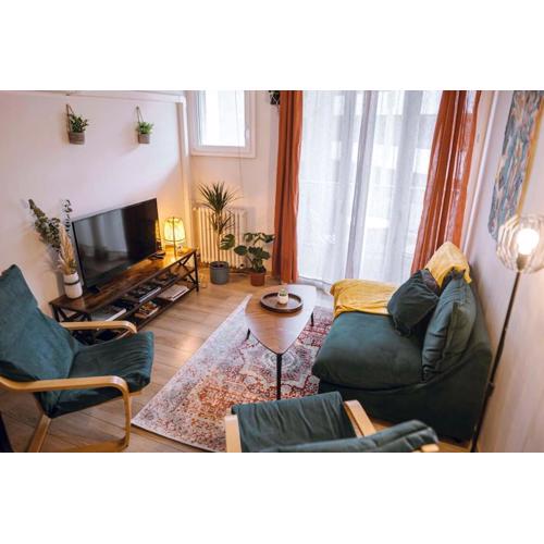 Cozy 2 bedroom Artbnb Toulouse train station Garage Wi-Fi