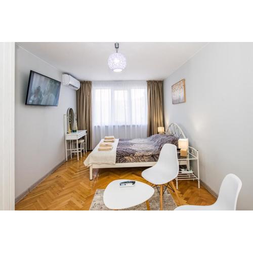 Cozy 2BDRM near University & Free Street Parking
