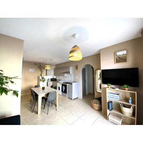 Cozy 2BR Beach Apt, Perfect for Getaways