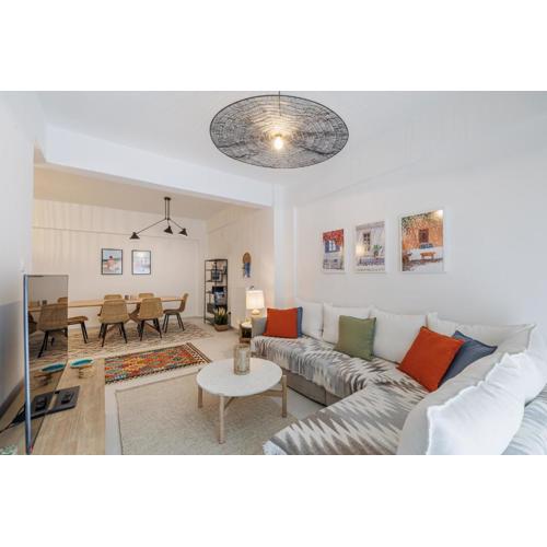 Cozy 3 bdr Apartment next to Acropolis