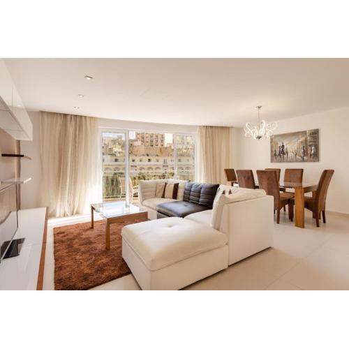 Cozy 3BD Seaside Apartment! WiFi and Great Location!