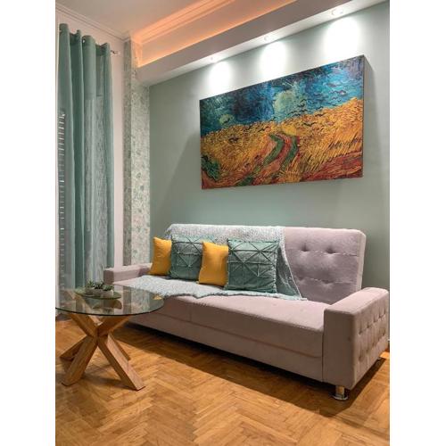 Cozy and Chic apartment in the Center, 5 min Subway