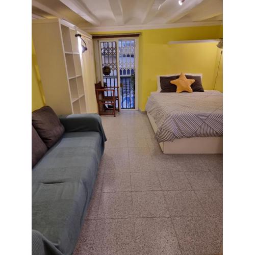 Cozy Apartment downtown BCN, AC, 30 nigths min