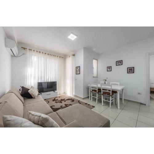 Cozy Apartment Durres