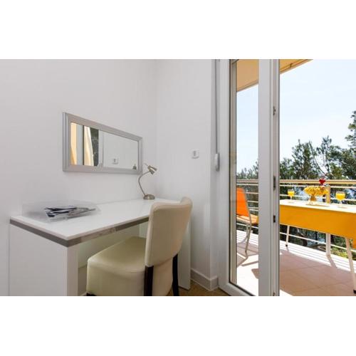 Cozy apartment for 3 adults next to the beach