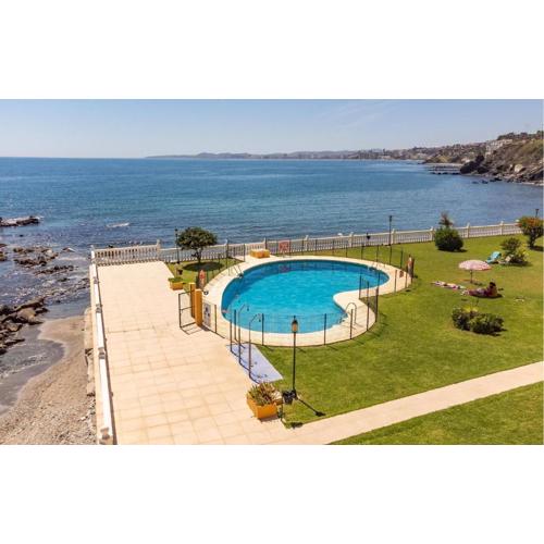 Cozy Apartment In Benalmadena With Wifi