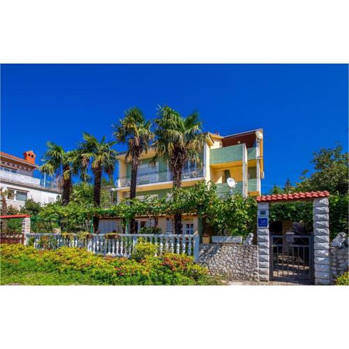 Cozy Apartment In Crikvenica