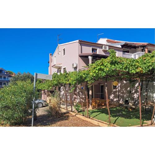 Cozy Apartment In Fazana With Wifi