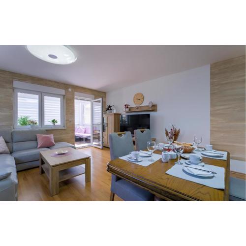 Cozy Apartment In Fazana With Wifi