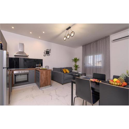 Cozy Apartment In Kastel Gomilica
