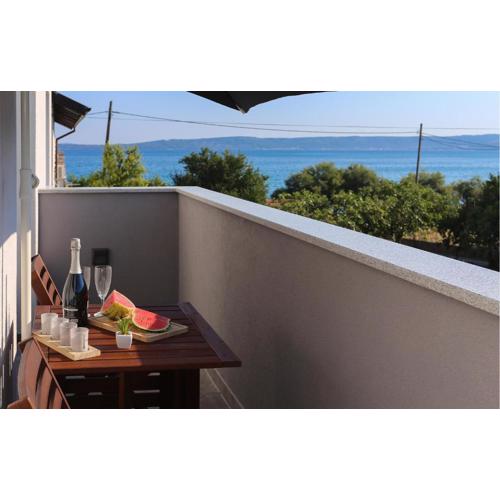 Cozy Apartment In Kastel Kambelovac