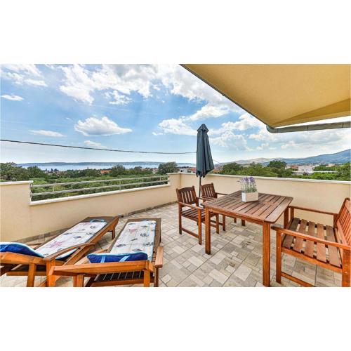 Cozy Apartment In Kastel Luksic
