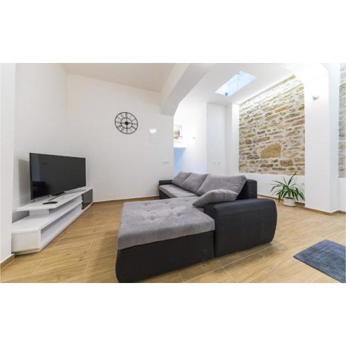 Cozy Apartment In Kastel Sucurac