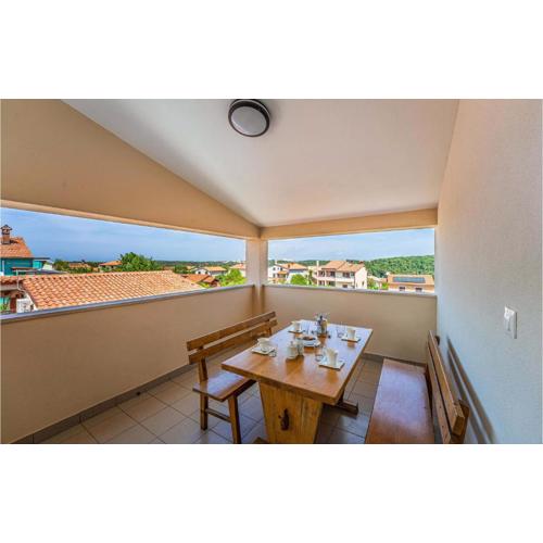 Cozy Apartment In Medulin With Kitchen