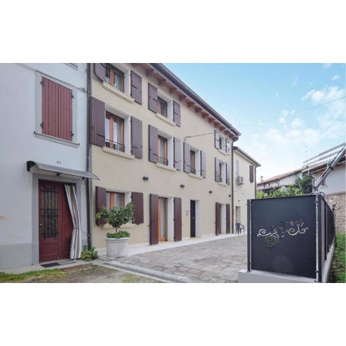 Cozy Apartment In Peschiera Del Garda
