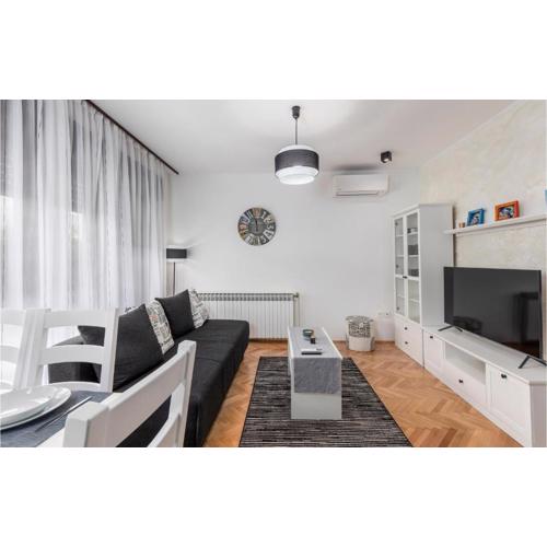 Cozy Apartment In Rijeka With Wifi
