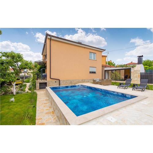 Cozy Apartment In Rijeka With Wifi