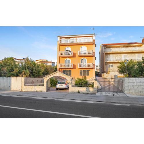 Cozy Apartment In Sibenik With Wifi