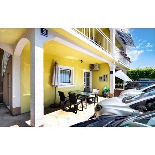 Cozy Apartment In Vodice With Wifi