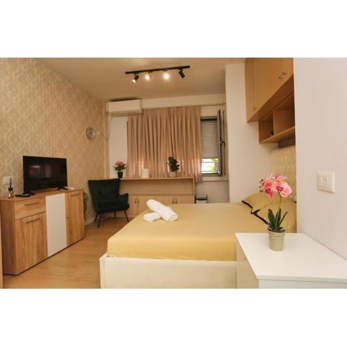 Cozy Apartment Near Square 21 Tirana