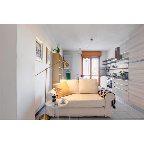 Cozy Apartment near the Hospital with 2 Balconies!