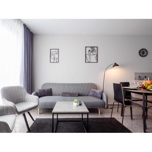 Cozy Apartment & Parking next to St Sophia Hospital