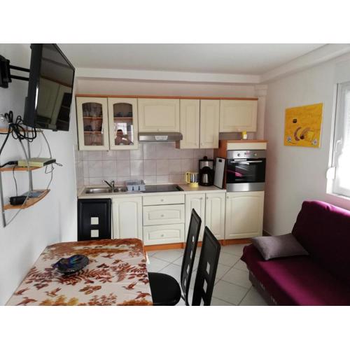 Cozy apartment Tuka 4 near the beach