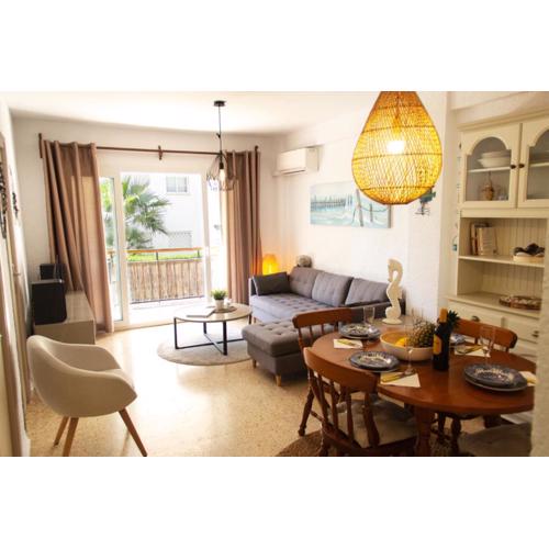 Cozy apartment walking distance to the Arenal beach