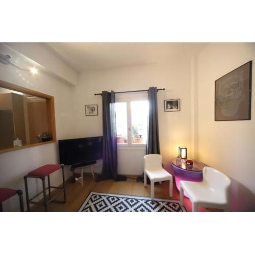Cozy apt Kifisia center Athens Casa Eva