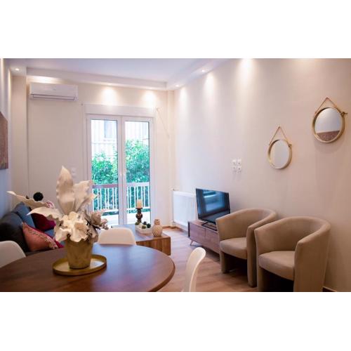Cozy apt near the Acropolis