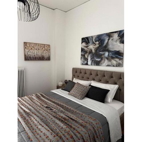 Cozy Athena Apartment