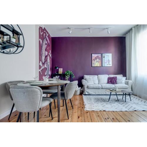 Cozy Bright Space in the Heart of Women\