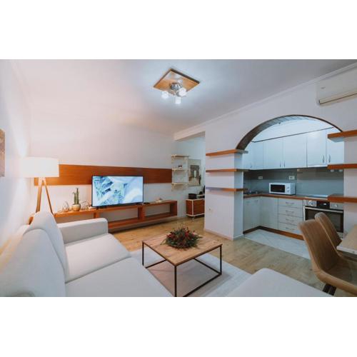 Cozy Center House