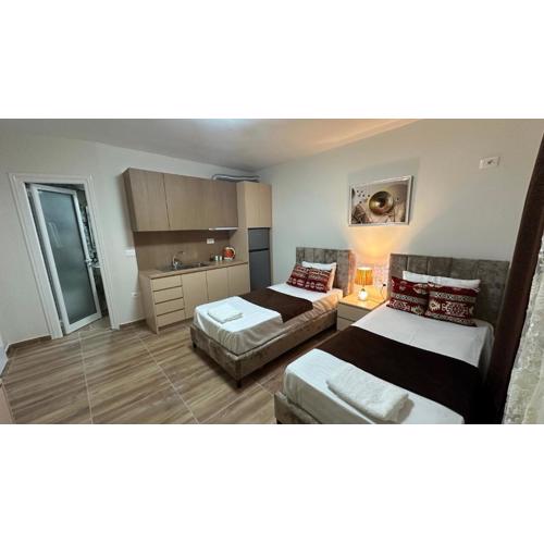 Cozy centrally located room for two 1, 10 min walk from city center