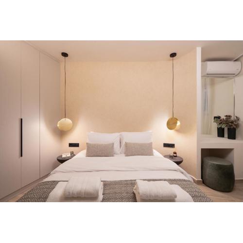 Cozy & Chic Stay with Patio Near Metro Station
