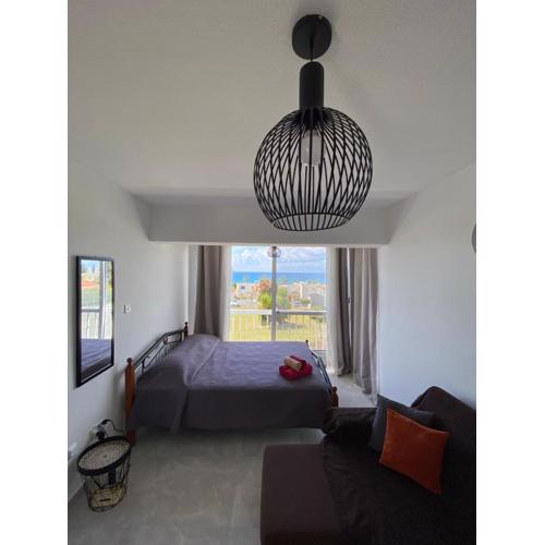 Cozy Coral Bay Studio by the sea
